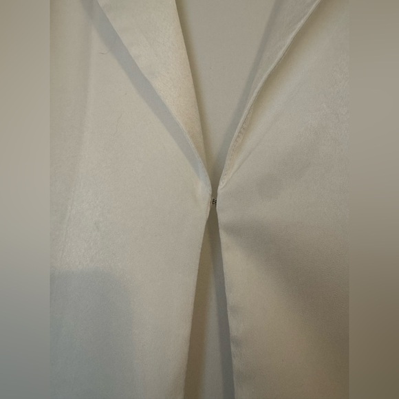 NWOT Satin White Collared Blouse - Picture 4 of 8